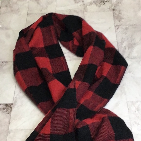 Buffalo Check scarf, red and black plaid scarf, WINDRIVER - Picture 4 of 4